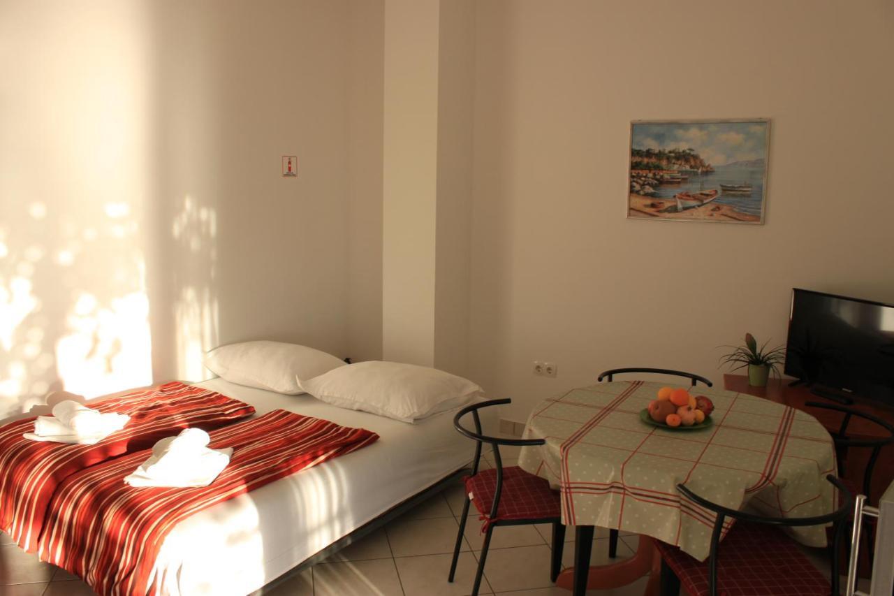 Pile Apartments 5 Omiš Buitenkant foto